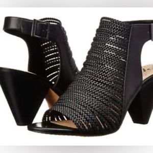 VINCE CAMUTO Strappy Sandal Heel Black
